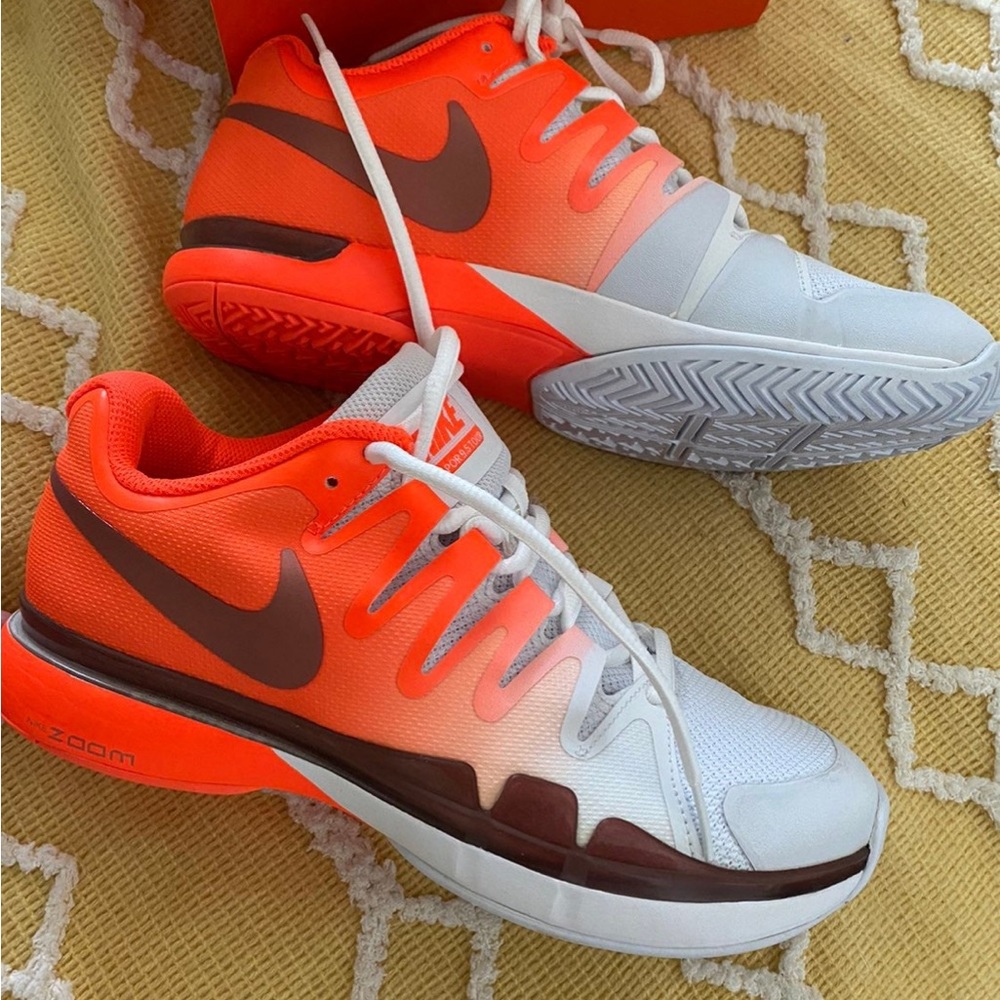 Nike Vapor Zoom 9.5 Tour tennis shoe size 7.5